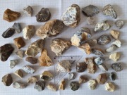 1,4 kg krzemieni naturalnych