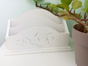 Drewniany, biały listownik