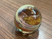 Śliczna szklana kula ozdoba przycisk do papieru 