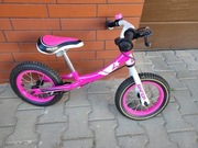 Rowerek biegowy różowy + kask frozen