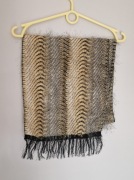 Szaliczek w kolorze złota 