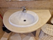 Umywalka Roca + kamienny stół 