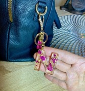 Brelok i zawieszka do torebki z literą „N”