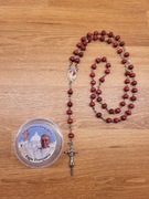 Różaniec dwustronny różany Jan Paweł II i Franciszek z Watykanu