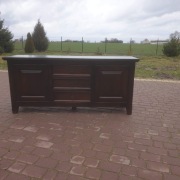 Masywna kolonialna komoda z litego drewna