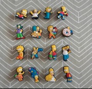 Super duży zestaw nowych 16 przypinek do Crocs, Jibbitz, Simpsons 