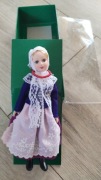 Kolekcjonerska lalka w stroju ludowym 