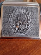 Papierośnica z ładnym awersem.