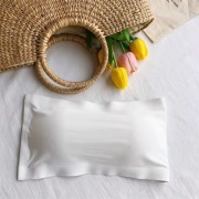 Bezszwowy biustonosz samonośny- Bandeau top typu tuba