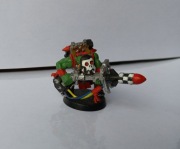 Figurka Ork Pancerwał plastik Warhammer 40k pomalowana