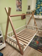 Łóżko tipi polskiej produkcji Z drewutni z drewna bukowego