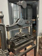 Prasa introligatorska z przeciwwagą