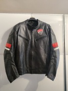 Kurtka motocyklowa ze skóry bawolej.