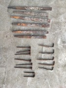 Stare zabytkowe gwoździe itp.