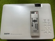Rzutnik, projektor SANYO PLC-XU78
