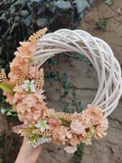 Wiosenny wianek na drzwi