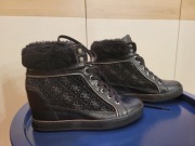 Nowe botki na koturnie Guess 40