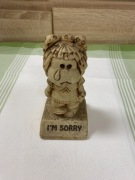 Figurka drewniana I'm Sorry antyk