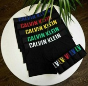 Zestaw 5 męskich bokserek w pudełku prezentowym. 