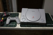 100% ORYGINALNA KONSOLA SONY PS1 PSX SCPH-9002 PAD LASER WISIENKA