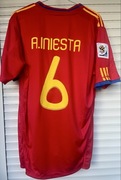 Piłka Nożna Andres Iniesta 6 Hiszpania 2010 Mundial RPA Retro M/L