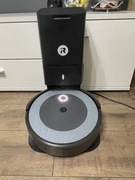iRobot Roomba i5+ wraz ze stacją CleanBase - sprawny