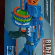 Pistolet na pianki w stylu Nerf