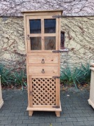 witryna barek szafka na alkohol z drewna pini wiejska farmhouse rystykalna