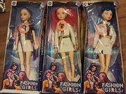 3 nowe lalki wysokość 30cm, uszkodzone pudełka, nie są grające