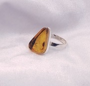 Pierścionek - Srebro i Bursztyn