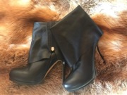 Oryginalne boskie botki na szpilce Escada Sport 40