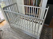 Łóżeczko dziecięce Woodies  Classic Cot 120x60 z szufladą 