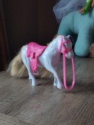 Dreameez Mini Showjumper figurka kucyk koń z akcesoriami