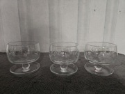 Pucharki na desery ze szkła szlifowanego z czasów PRL 