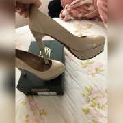 Bezowe szpilki skórzane Embis 