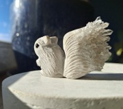 Ręcznie rzeźbiona figurka wiewiórki z kwarcu