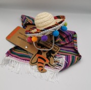 Ponczo i kapelusz z pomponami PUP CREW*