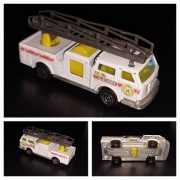 MAJORETTE 207 Pompier Fire Rescue straż pożarna biały