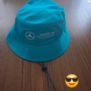 Kapelusz  typu Bucket hat Mercedes AMG Petronas Formuła 1