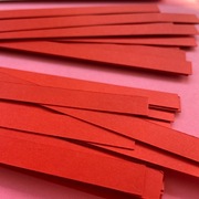 Paski do quillingu 10 mm 250 g czerwone, długie