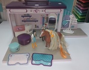 Rozkładany sklepik dla koni 42587 Schleich 