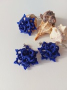 Kolczyki i wisiorek frywolitkowy chabrowe róże