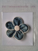 Kwiat - ozdoba sukienki, sweterka, bluzki, koszulki