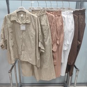 Komplet damski z dzianiny – wygodny i stylowy wybór