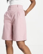 Nowe ocieplane spodenki damskie z wysokim stanem z eko skóry Bershka S (36)