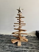 Drewniana choinka z ruchomymi gałęziami