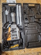 Młot wyburzeniowy Bull tek  o dużej mocy 3650W 65J BT-25614