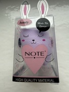 Gąbeczką do makijażu