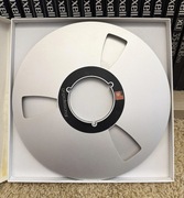 Szpula aluminiowa BASF (oryginał) wraz z prezentowanym pudełkiem (używana)