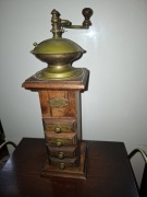Młynek do kawy, stojący duży,staroć vintage 